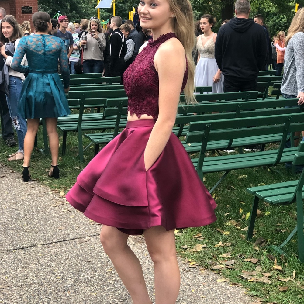 Alyce Paris Homecoming dress size 0,2